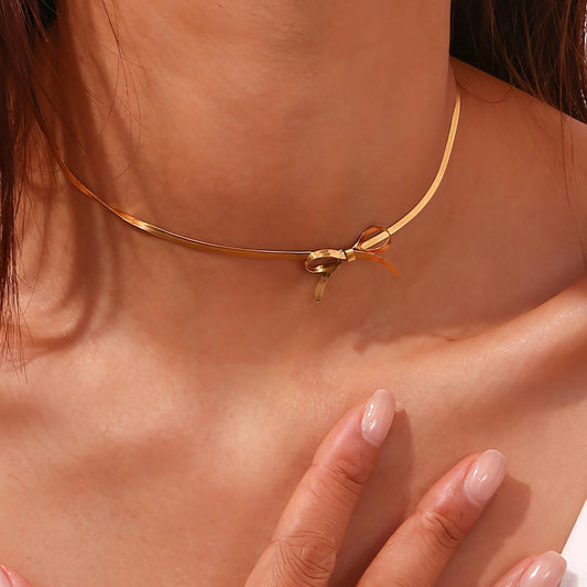 Luna Bow – 18K Gold-Plated Stainless Steel Necklace